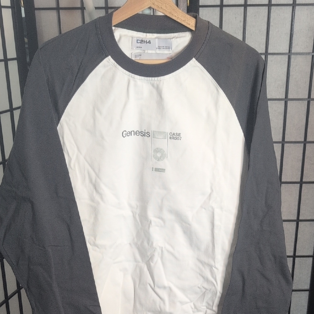 C2H4 Easeful Panneled Long Sleeve Tee